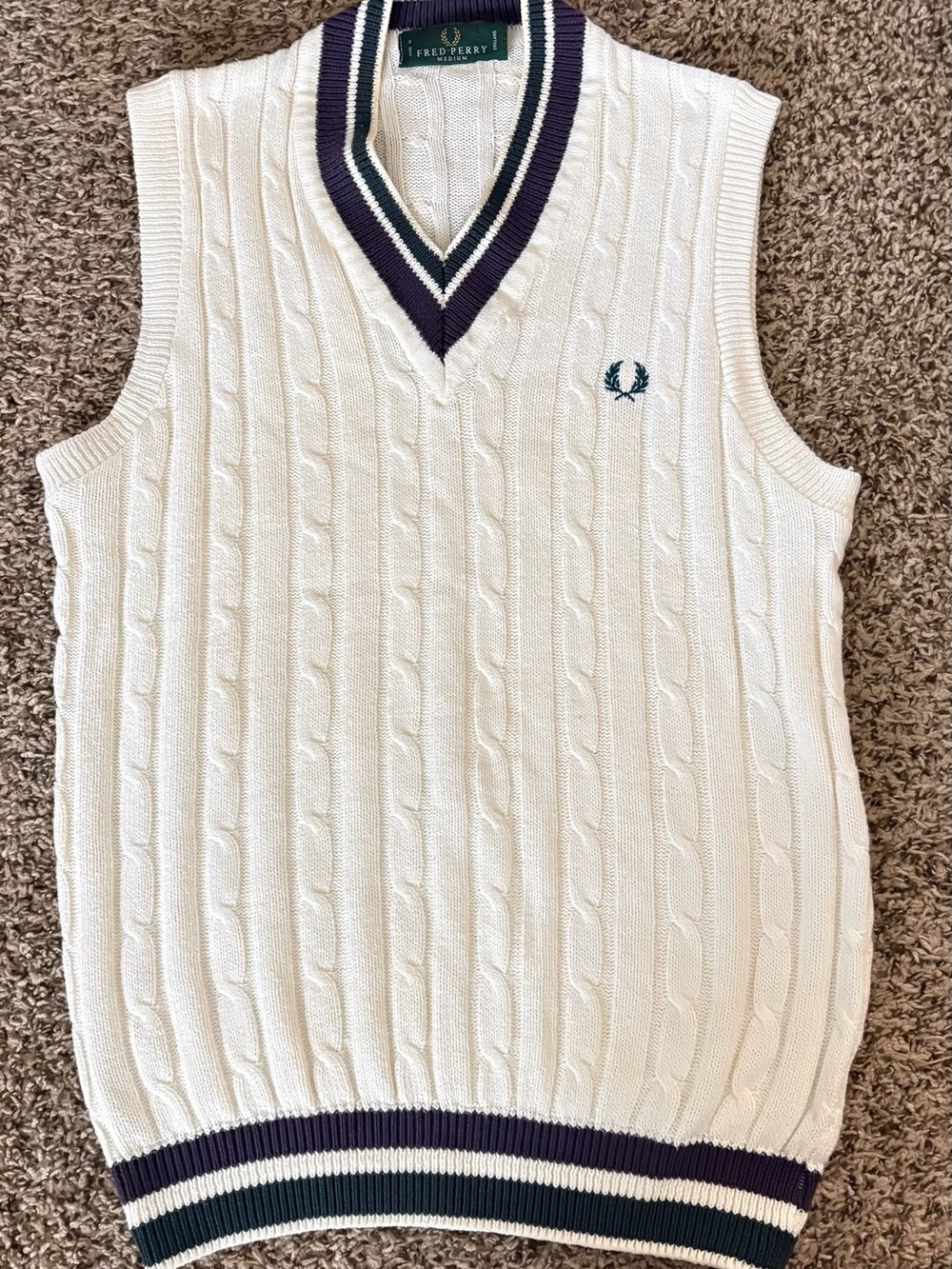 Fred Perry golf Cream Cable-Knit V-Neck Sweater Vest with Navy & Green Trim
